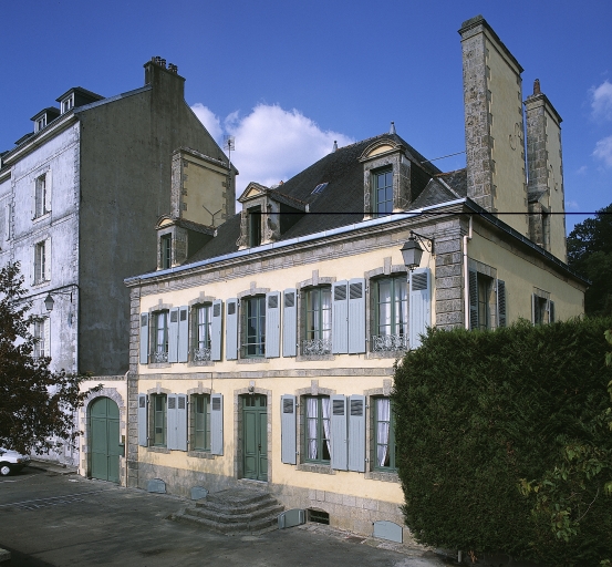 Hôtel particulier, 4 place Charles de Gaulle (Quimperlé)