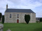 L'église paroissiale, les chapelles, croix de chemin, croix de cimetière et monuments aux morts sur la commune de Matignon