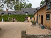 Ferme, actuellement Poney Club, le Bas Verclé (Pacé)