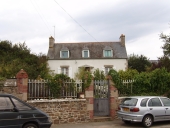Maison, rue du Menhir (Penvénan)