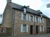 Maison, puis école privée, 24 rue de l'Eglise (Saint-Thurial)