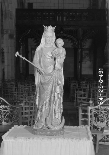 Statue : Vierge à l'Enfant