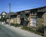 Les écoles, halles, postes, gare et sémaphores sur la commune de Saint-Lunaire