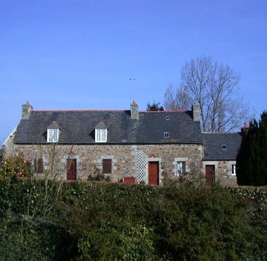 Maison, rue de la Poste (Trélévern)