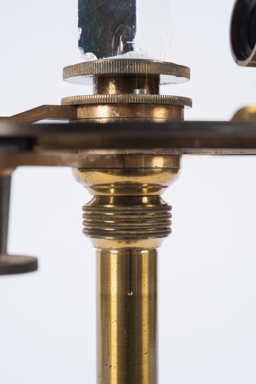 Présentation de la collection d'instruments scientifiques du lycée Émile Zola, Avenue Jean Janvier (Rennes)