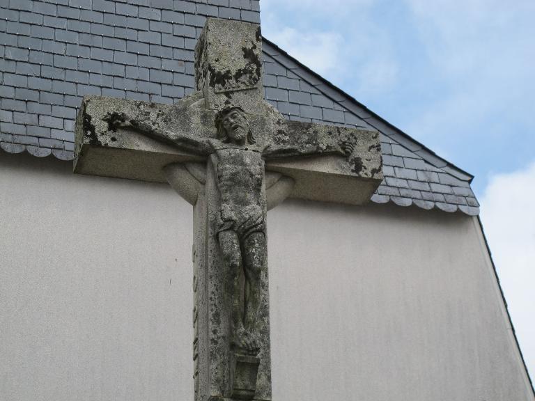 Croix monumentale, grand'rue (Châteaulin)