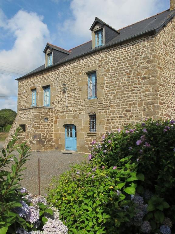 Maison de prêtre, Guette (Saint-Rémy-du-Plain)