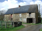 Alignement de fermes, la Lande (Brécé)