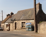 Maisons, alignement de trois logis, Kerborn (Plouguiel)