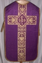 Ornement violet 3 : chasuble, bourse de corporal, étole, manipule, voile de calice