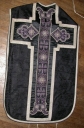 Ornement noir 2 : chasuble, étole et voile de calice