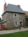 Maison de prêtre (?), l'Oisonnière (Bais)