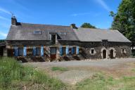 Les maisons et les fermes sur la commune de Saint-Thélo