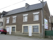 Maison à boutique, rue de la Forge (Trévérien)