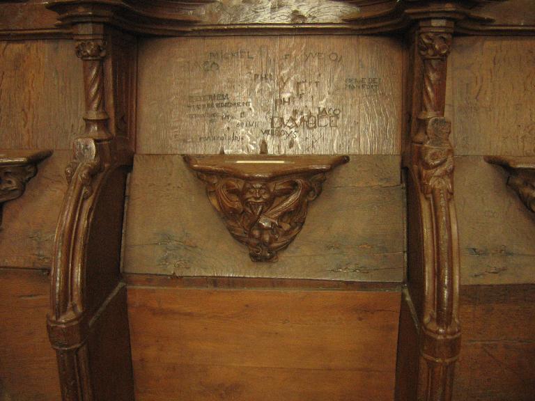 Cathédrale Saint-Tugdual : stalle 43