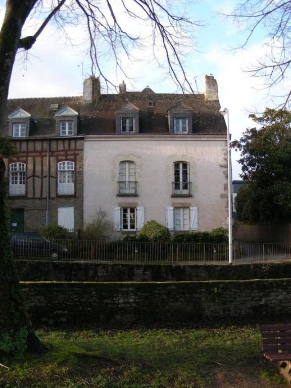 Hôtel, 1 rue Sébastien de Rosmadec ; rue Jehan de Bazvalan (Vannes)