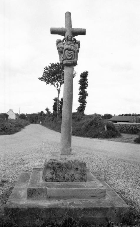 Croix monumentale, Béron (Châteauneuf-du-Faou)
