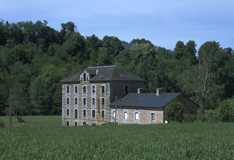 Moulin à blé de l'Angle, puis minoterie, puis laiterie industrielle dite Caséinerie de l'Angle (Antrain fusionnée en Val-Couesnon en 2019)