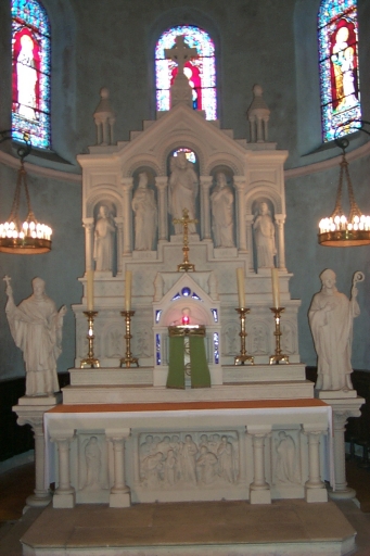 Ensemble du maître-autel : autel, tabernacle, retable, 2 gradins, 2 degrés d'autel