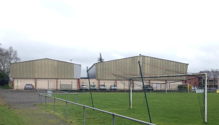 Salle omnisports, rue du Stade (Saint-Aubin-du-Cormier)