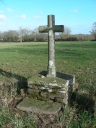 Croix de chemin, près des Noës (Orgères)
