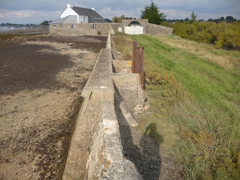 Moulin à marée du Ludré, puis minoterie, puis exploitation ostréicole, puis usine de traitement du varech (Saint-Armel)
