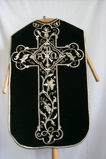 Ornement noir 2 : chasuble