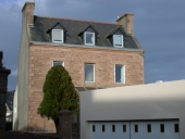 Maison dite Ker Nicolas, 30 rue des Frères Le Montreer (Perros-Guirec)