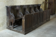 Ensemble de 10 stalles