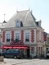 Maison, 1 place de la Mairie (Saint-Aubin-d'Aubigné)