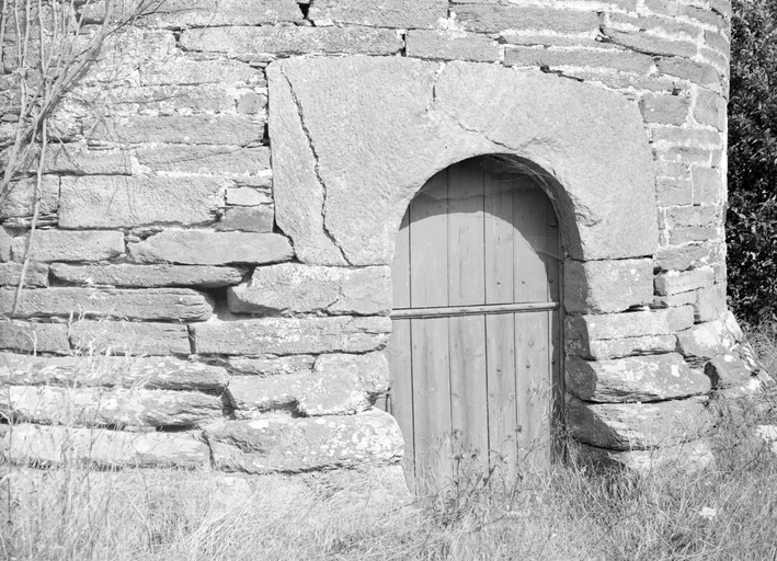Moulin, près du Rocher (Tréal)