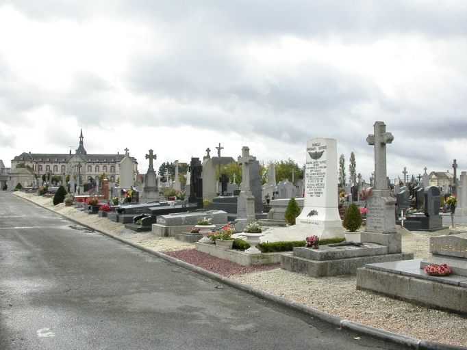 Cimetière, route de Bais (La Guerche-de-Bretagne)