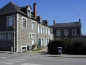 Alignement de trois maisons et d'une maison à boutique, 5, 7, 9, 11 rue des Ecoles (Montreuil-sur-Ille)