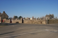 Cimetière, 54 rue de Saint-Malo ; 25 rue du Stade (Cancale)
