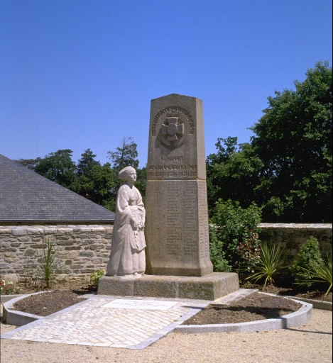 Monument aux morts de la guerre de 1939-1945, place Beaucorps (Saint-Cast-le-Guildo)