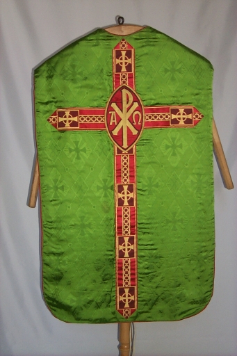 Ornement vert 2 : chasuble, voile du calice, bourse du corporal