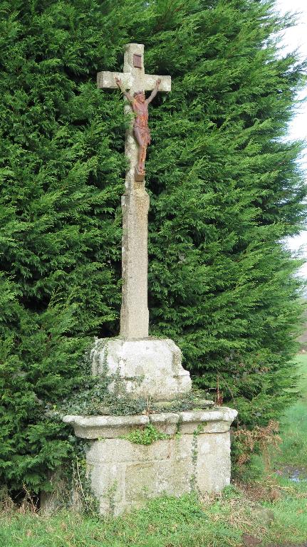 Croix du carrefour de Kerbirio (Plufur)