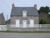 Maison, rue de la Grosse Falaise, le Vieux-Bourg (Fréhel)