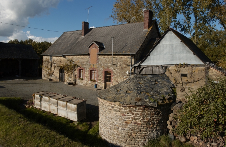 Ferme, le Morvan (Bais)