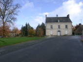 Mairie et écoles sur la commune de Drouges