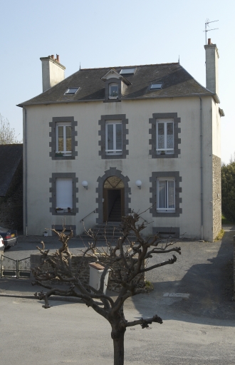 Presbytère, 9 place de l'Eglise (Saint-Guinoux)