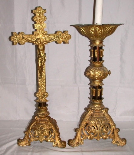 Garniture d'autel : croix et 6 chandeliers