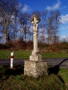 Croix de chemin de Vilhoët, rue de la Nouraye, Saint-Léonard (Epiniac)