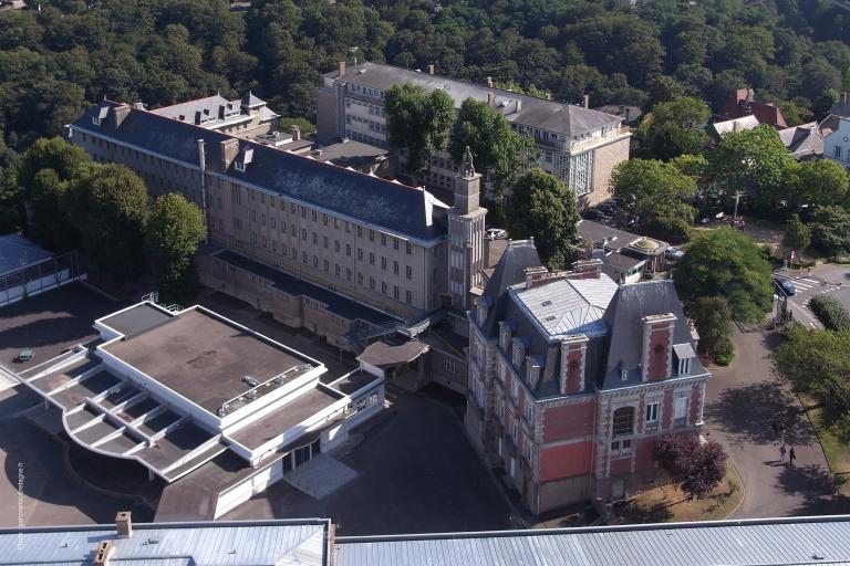 Gymnases du lycée Ernest Renan, 2-4 boulevard Hérault (Saint-Brieuc)