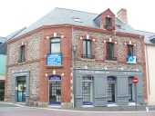 Maison à boutique, 2 rue du Verger (Saint-Erblon)