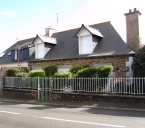 Maison, rue Surcouf (Pordic)