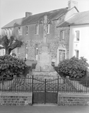 Monument aux morts de la guerre 1914-1918, rue Saint-Martin, rue de la mairie (Balazé)