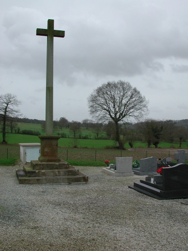 Croix de cimetière, rue du Stade (Dourdain)
