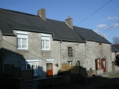 Alignement de maisons, le Rouvre (Saint-Pierre-de-Plesguen fusionnée en Mesnil-Roc'h en 2019)