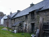 Alignement de logis, Bosné (Saint-Just)